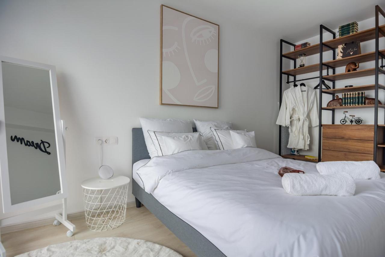 Amazing Condo In Brasov By Valentino - Free Garage Parking מראה חיצוני תמונה